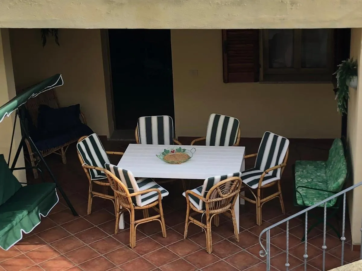 Appartamento In Centro A Cannigione Italie